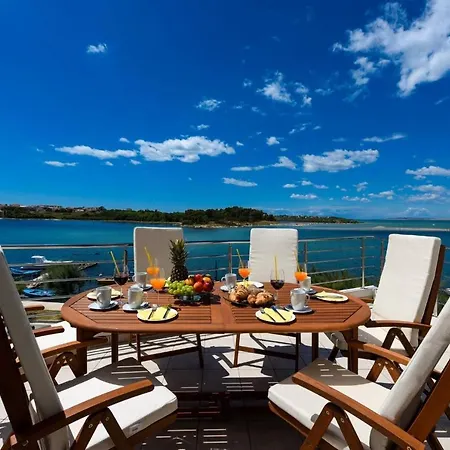 Marcela Sea Front Center Luxury * Nin