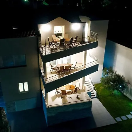 Marcela Sea Front Center Luxury Nin