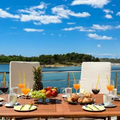 Marcela Sea Front Center Luxury Nin
