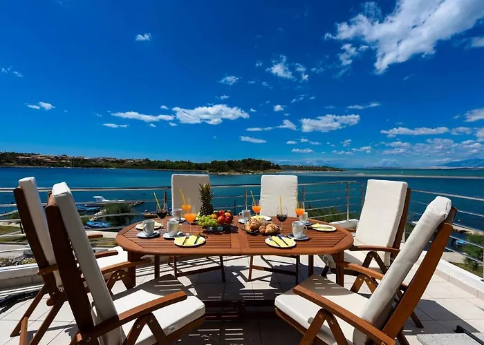 Marcela Sea Front Center Luxury * Nin