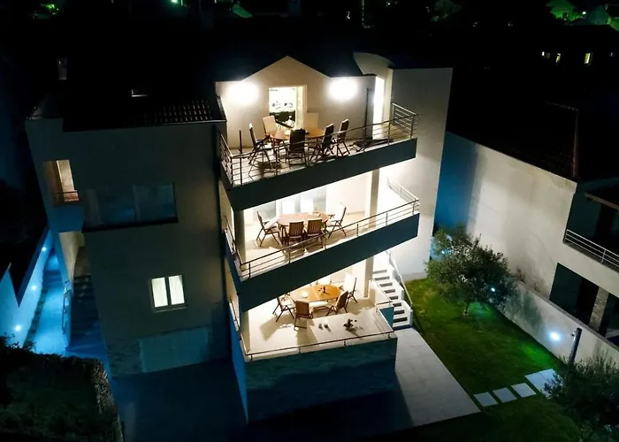 Marcela Sea Front Center Luxury Nin