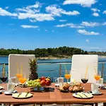 Marcela Sea Front Center Luxury Nin